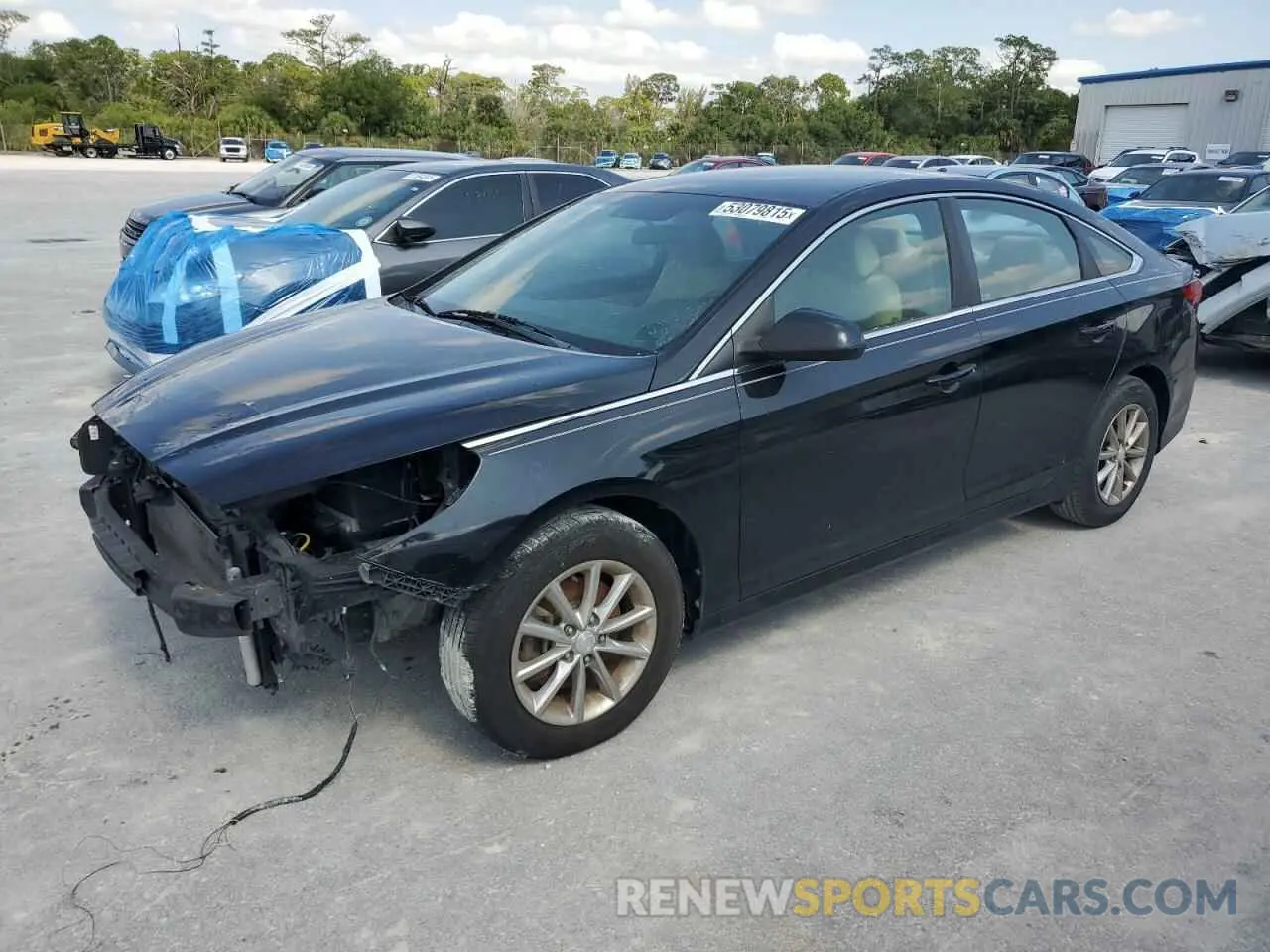 1 Photograph of a damaged car 5NPE24AF8KH738807 HYUNDAI SONATA 2019