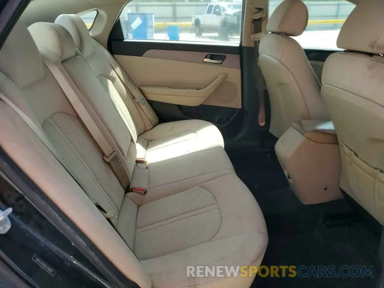 10 Photograph of a damaged car 5NPE24AF8KH738807 HYUNDAI SONATA 2019