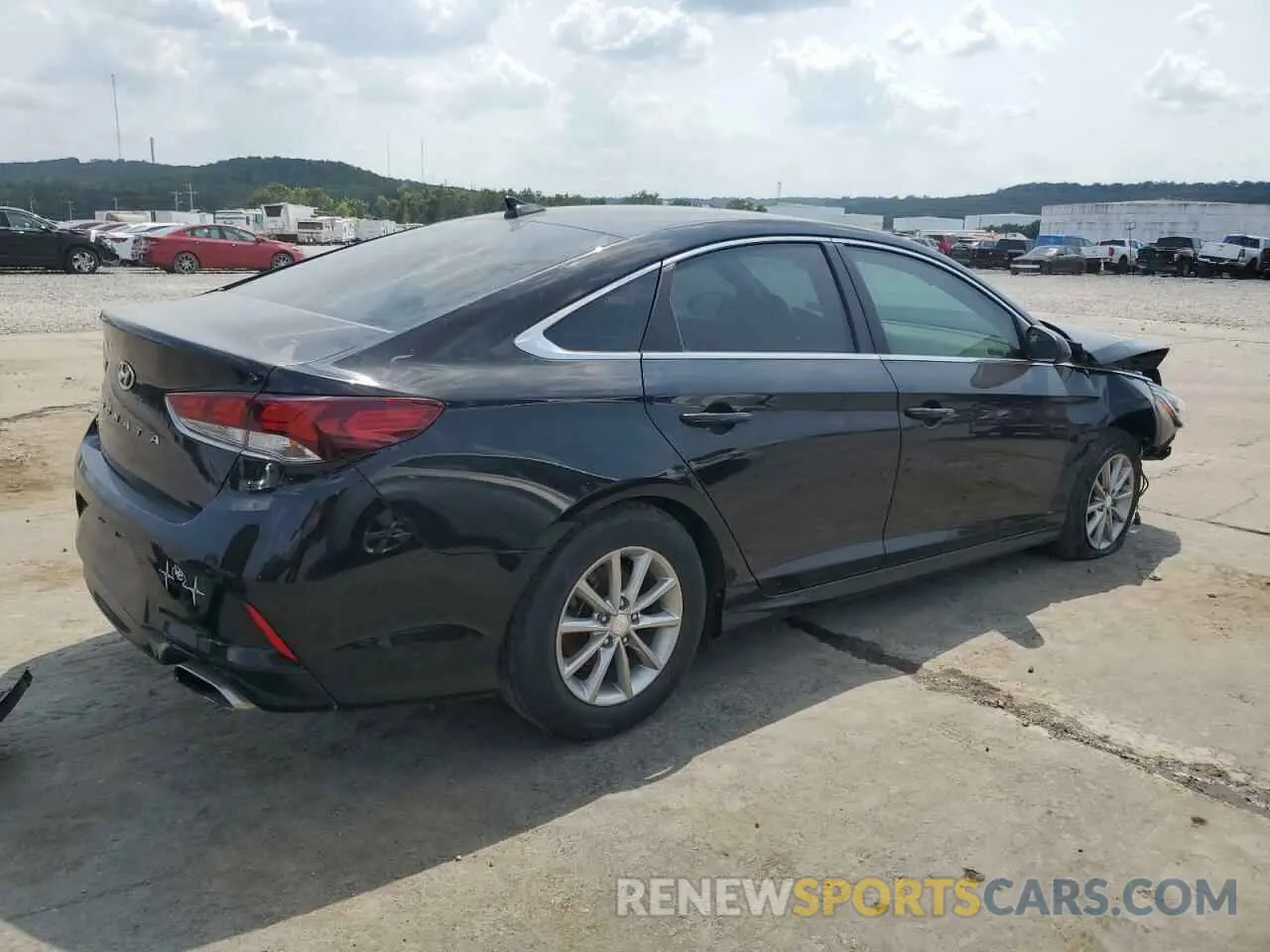 3 Photograph of a damaged car 5NPE24AF8KH747636 HYUNDAI SONATA 2019