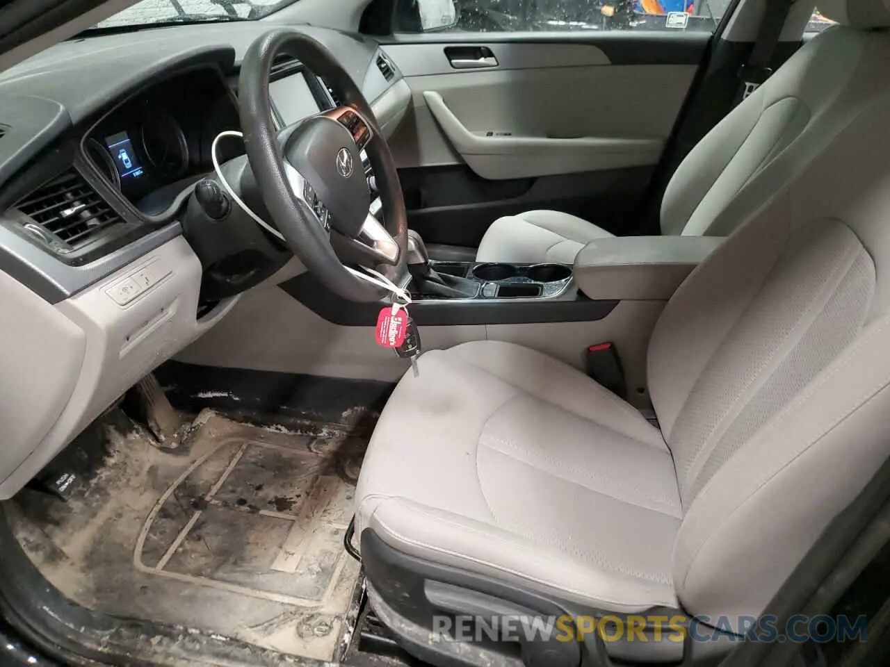 7 Фотография поврежденного автомобиля 5NPE24AF8KH811173 HYUNDAI SONATA 2019