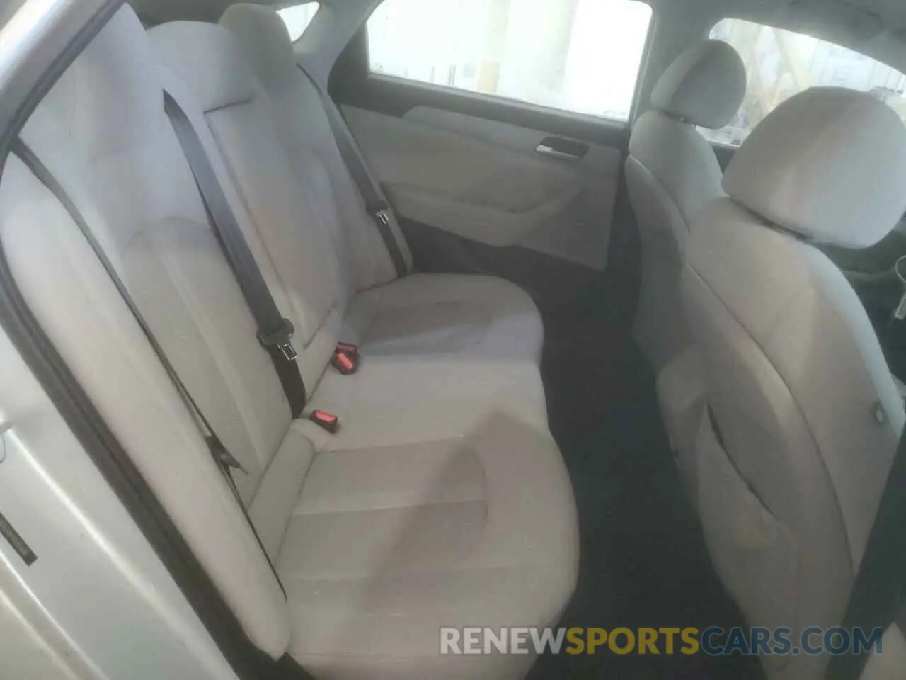 10 Photograph of a damaged car 5NPE24AF8KH816440 HYUNDAI SONATA 2019