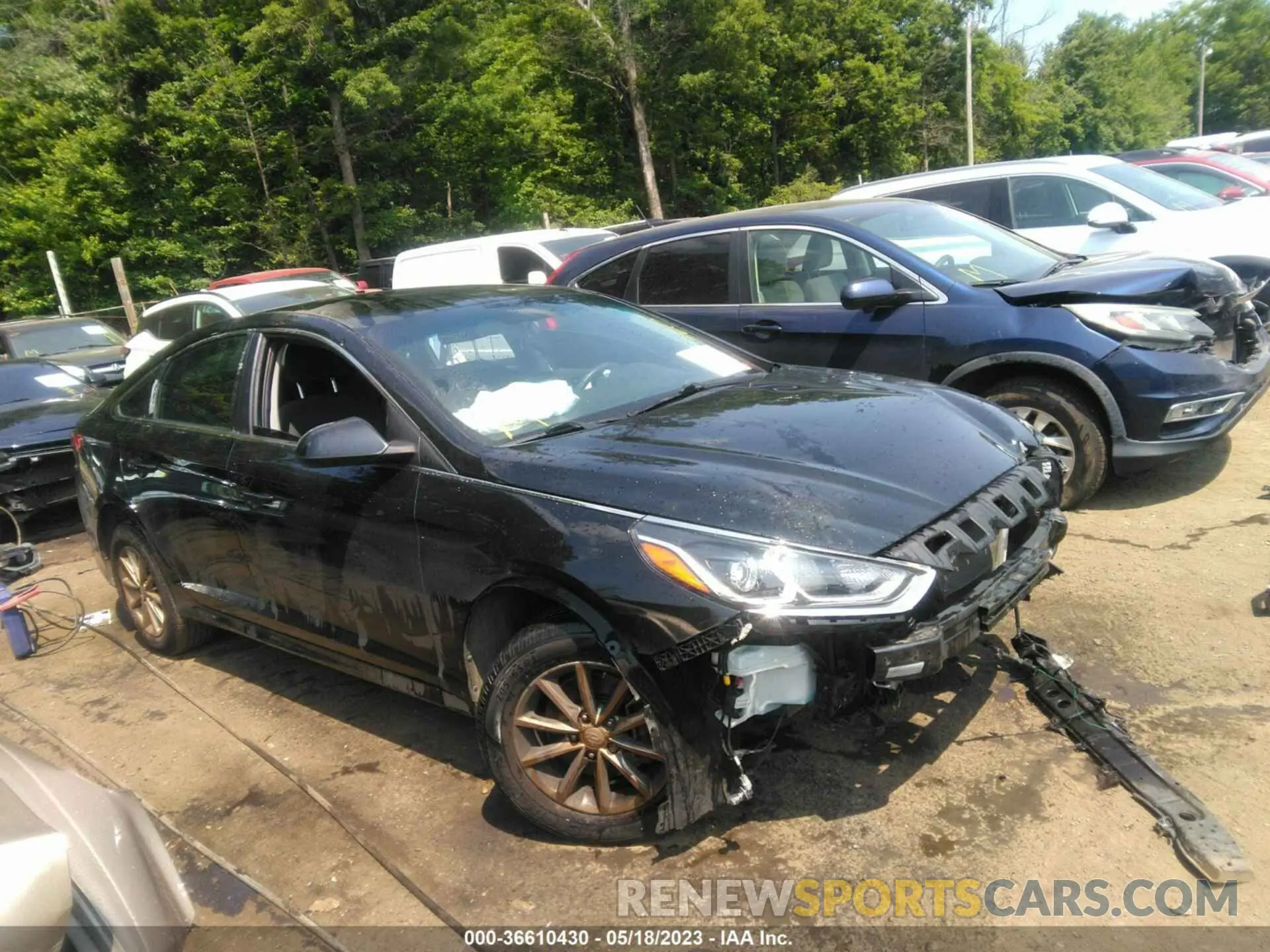 1 Photograph of a damaged car 5NPE24AF9KH731834 HYUNDAI SONATA 2019