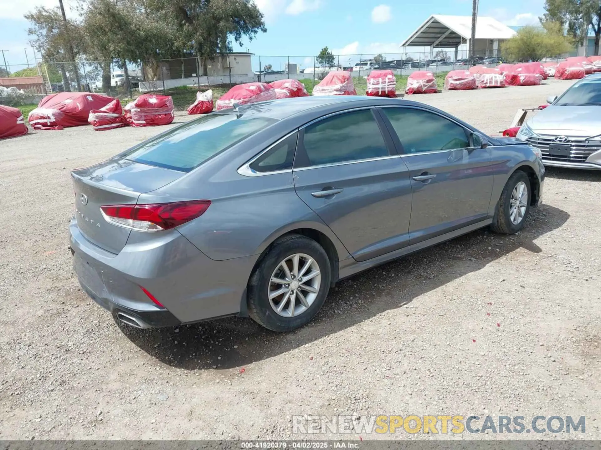 4 Фотография поврежденного автомобиля 5NPE24AF9KH742445 HYUNDAI SONATA 2019