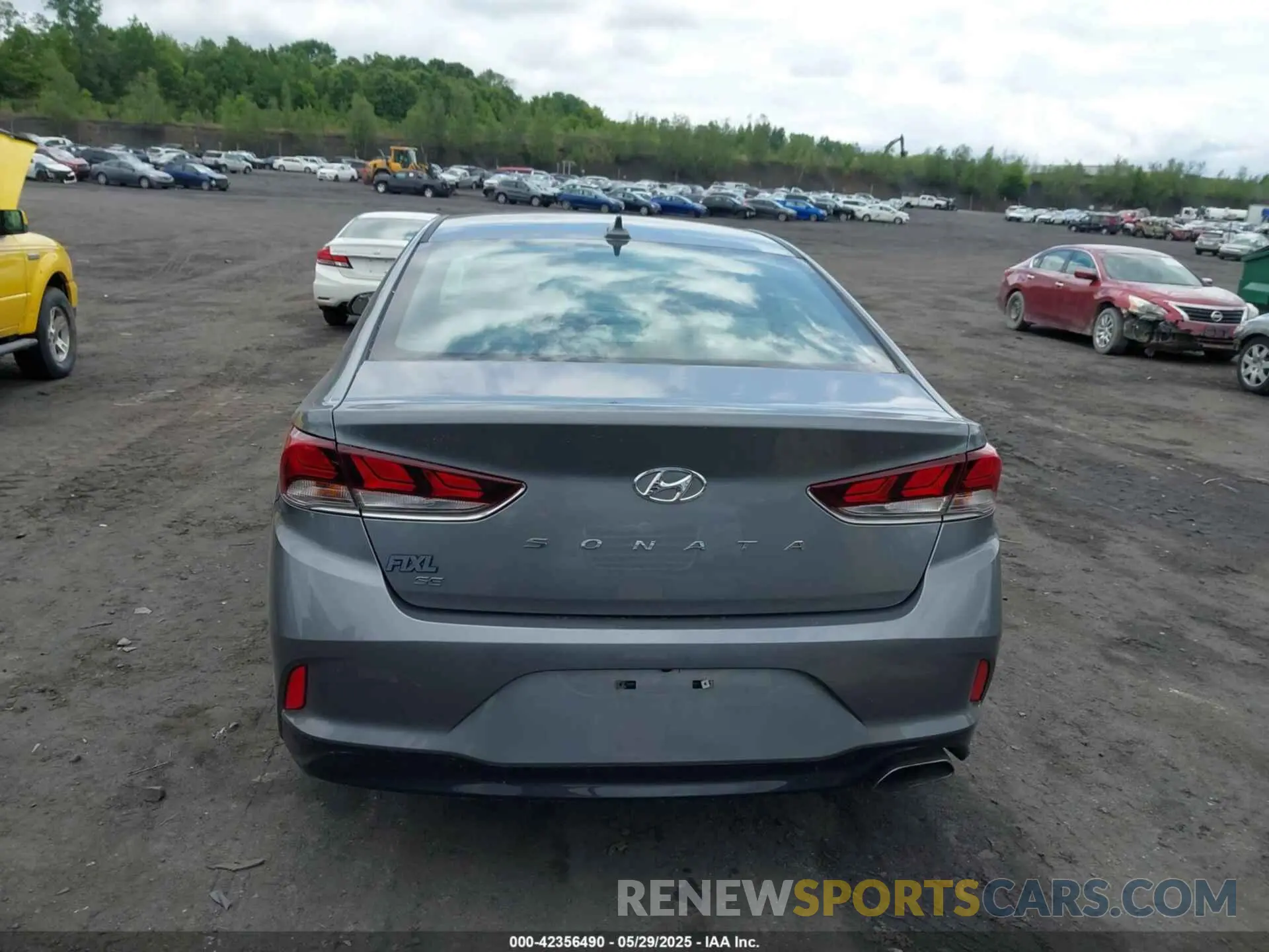 16 Фотография поврежденного автомобиля 5NPE24AF9KH766504 HYUNDAI SONATA 2019