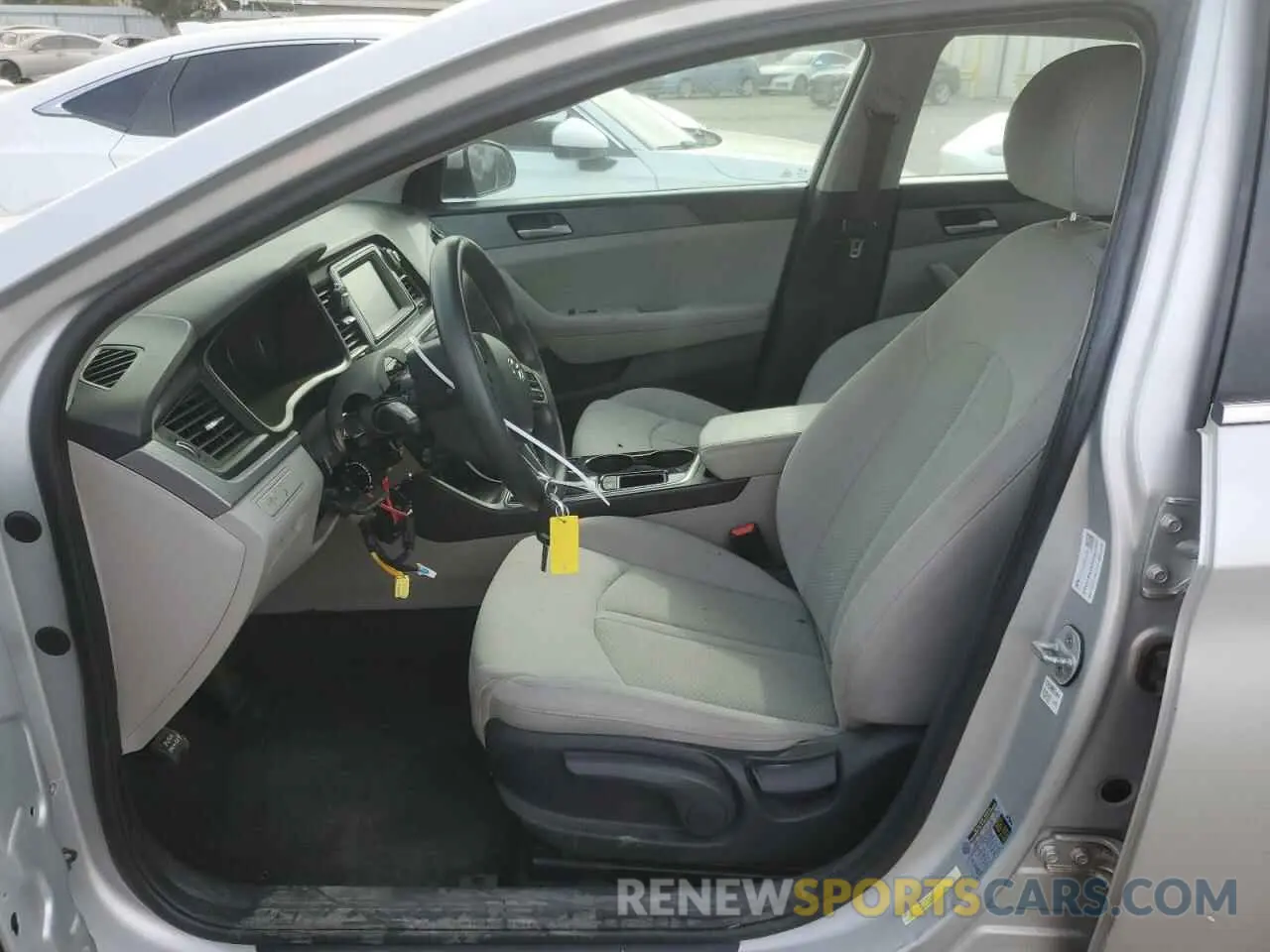 7 Photograph of a damaged car 5NPE24AF9KH767703 HYUNDAI SONATA 2019
