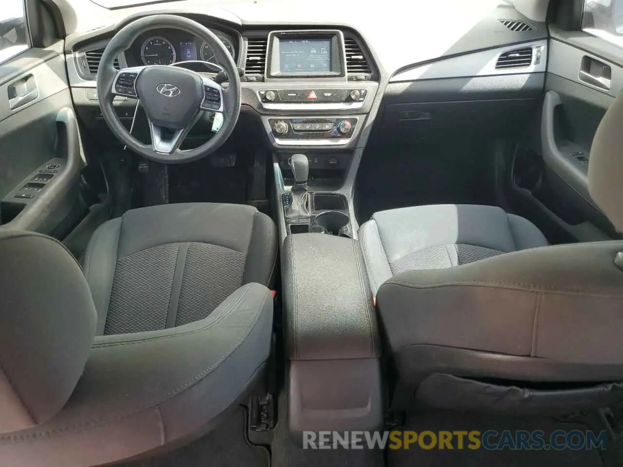 8 Photograph of a damaged car 5NPE24AF9KH774229 HYUNDAI SONATA 2019