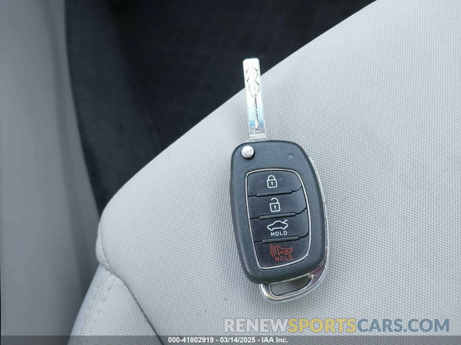 11 Photograph of a damaged car 5NPE24AF9KH791676 HYUNDAI SONATA 2019