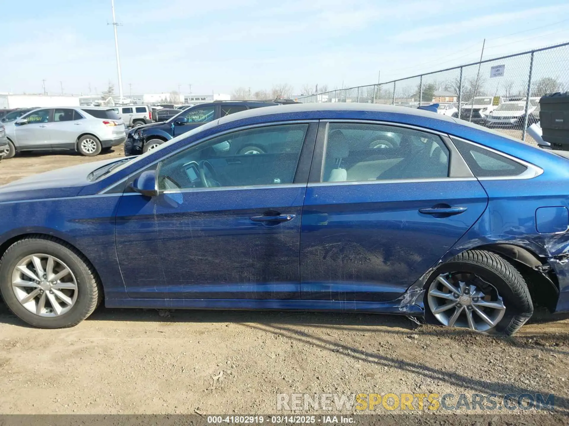 14 Photograph of a damaged car 5NPE24AF9KH791676 HYUNDAI SONATA 2019
