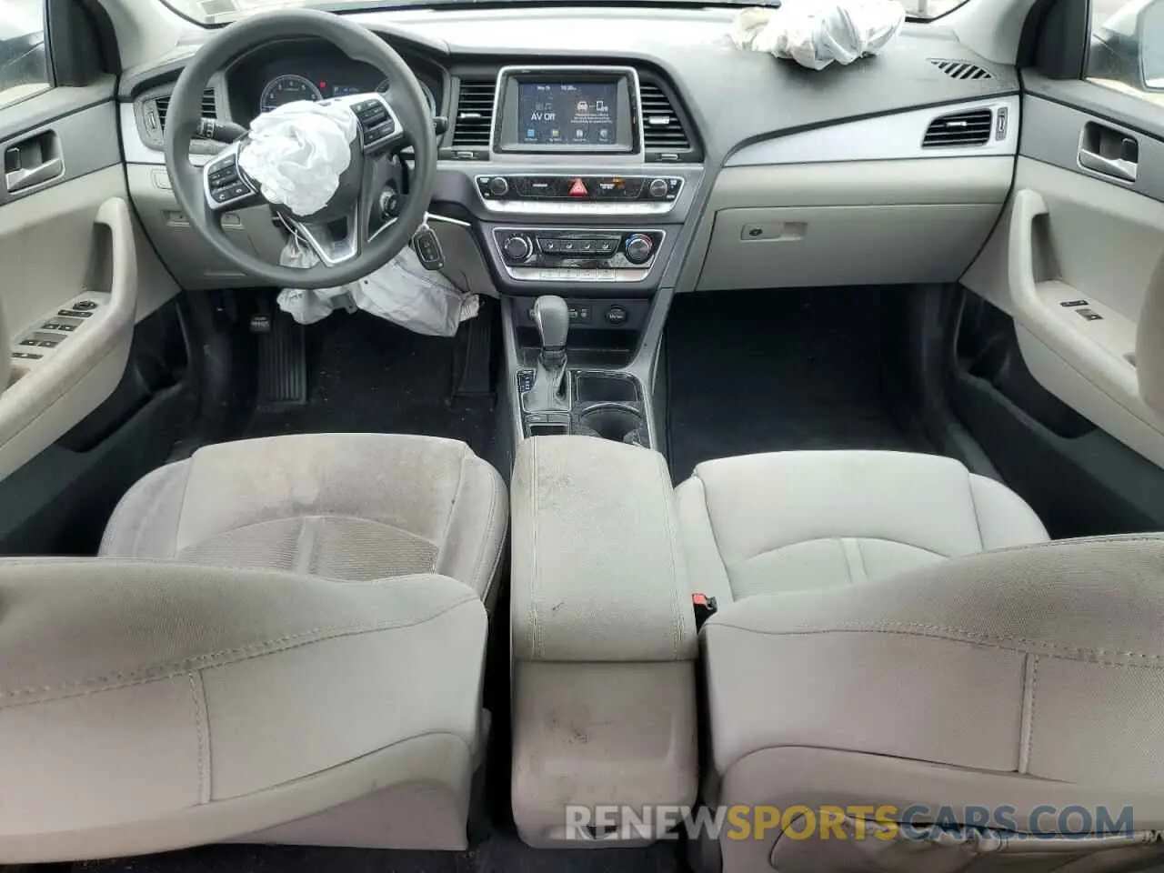 8 Photograph of a damaged car 5NPE24AF9KH805088 HYUNDAI SONATA 2019