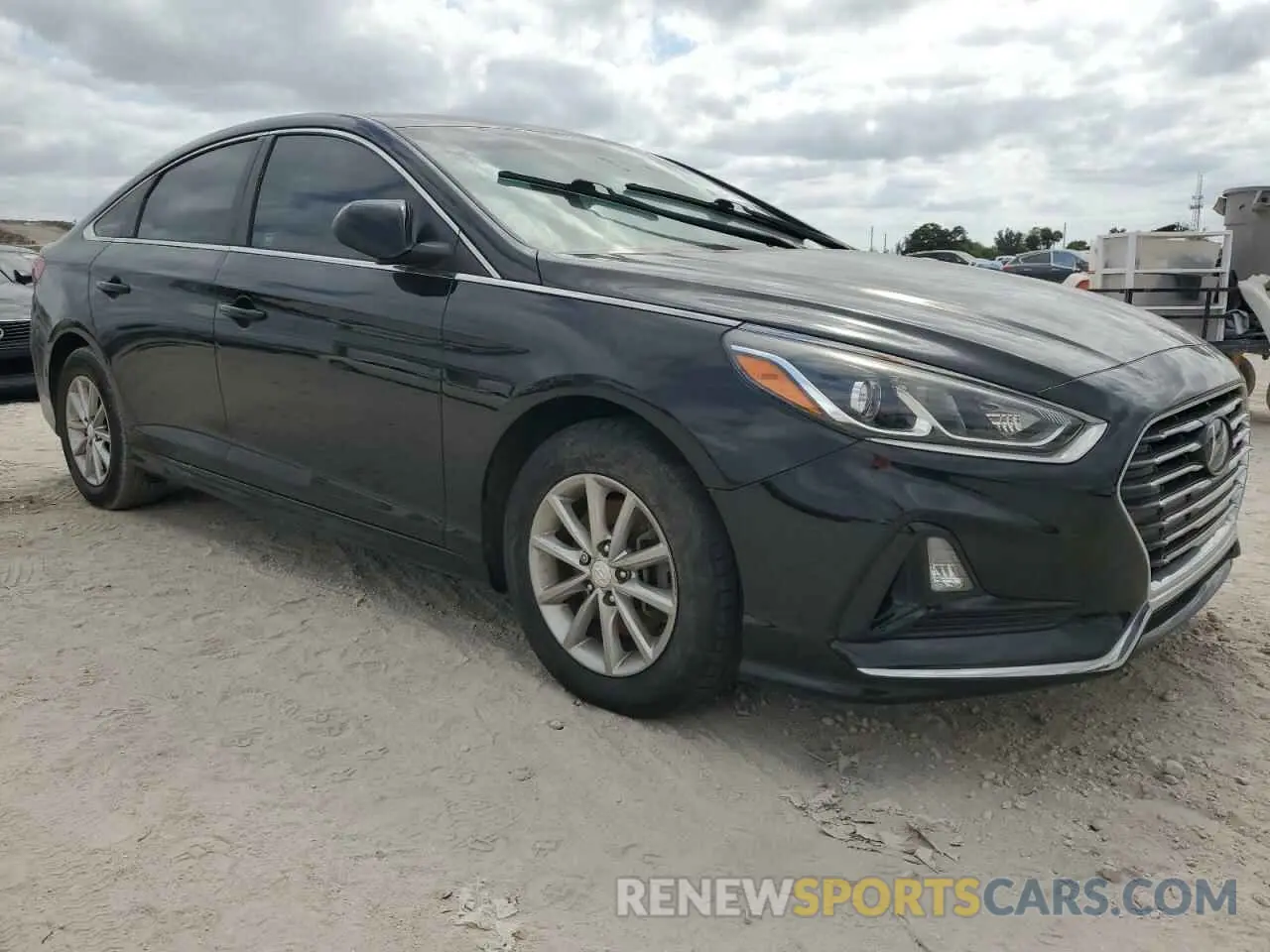4 Photograph of a damaged car 5NPE24AFXKH737948 HYUNDAI SONATA 2019