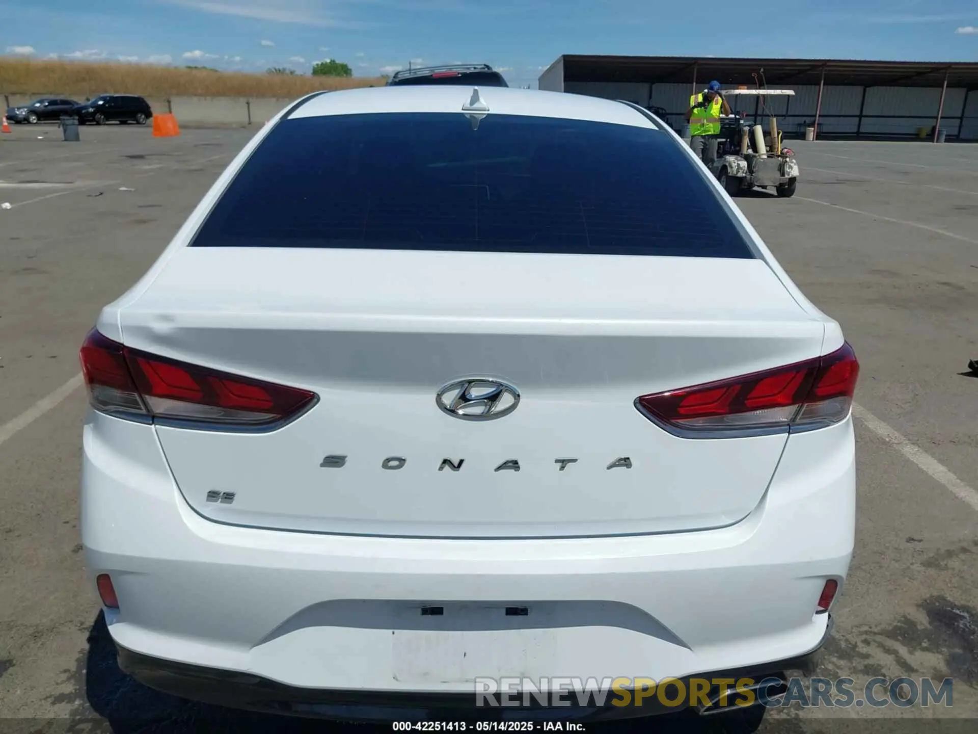 15 Photograph of a damaged car 5NPE24AFXKH739599 HYUNDAI SONATA 2019