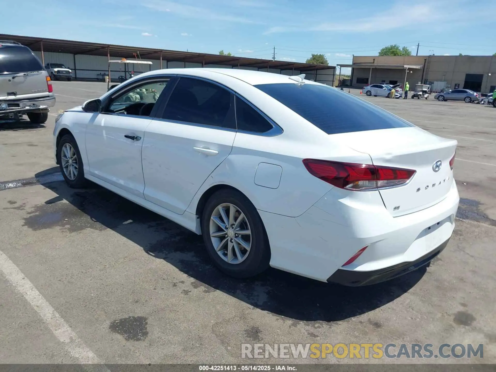 3 Photograph of a damaged car 5NPE24AFXKH739599 HYUNDAI SONATA 2019