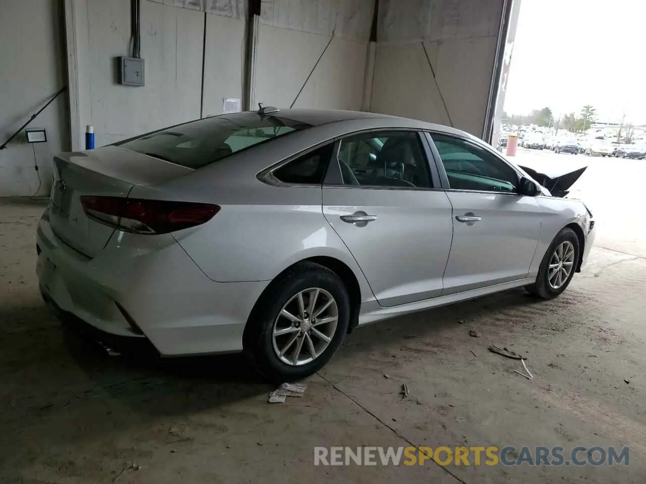 3 Photograph of a damaged car 5NPE24AFXKH755107 HYUNDAI SONATA 2019