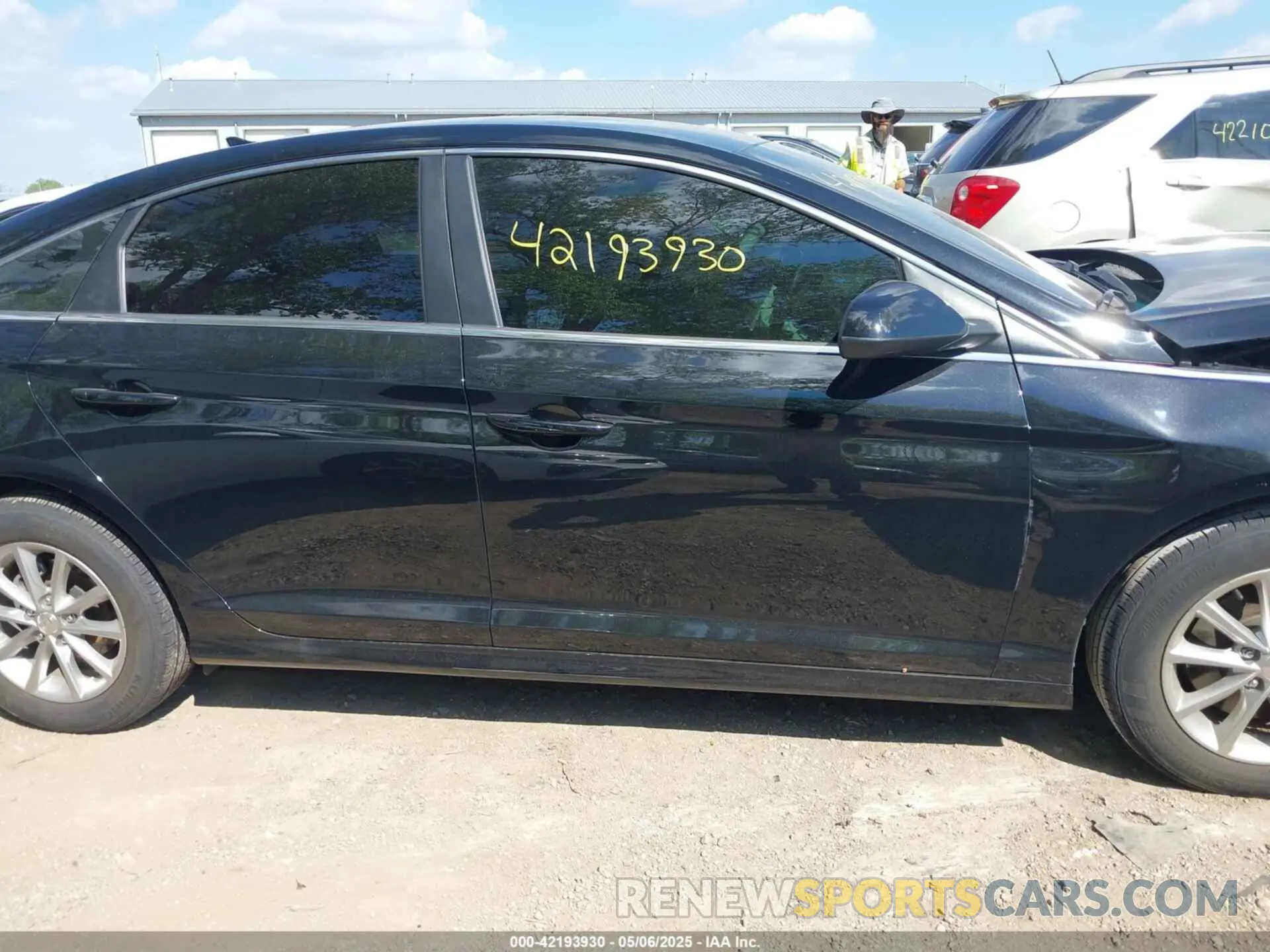 13 Photograph of a damaged car 5NPE24AFXKH760243 HYUNDAI SONATA 2019