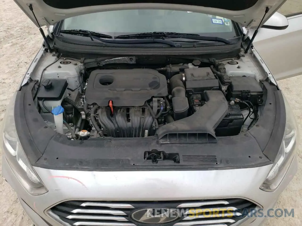 11 Photograph of a damaged car 5NPE24AFXKH766706 HYUNDAI SONATA 2019