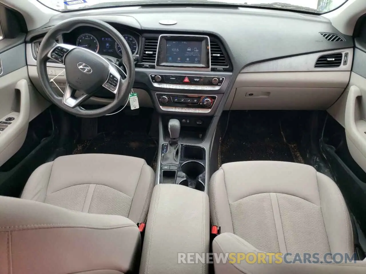 8 Photograph of a damaged car 5NPE24AFXKH766706 HYUNDAI SONATA 2019
