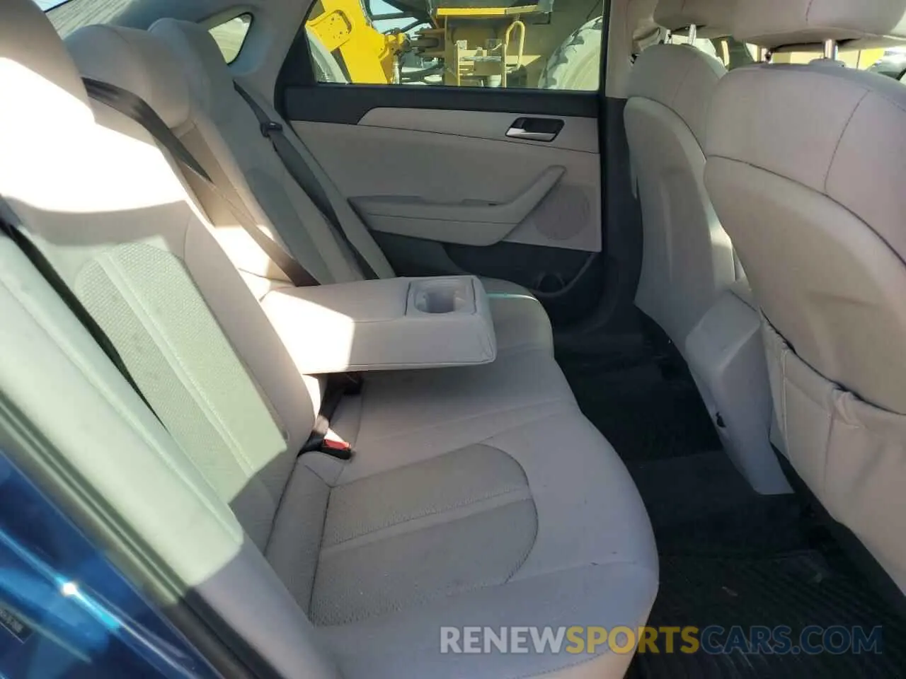 10 Photograph of a damaged car 5NPE24AFXKH767886 HYUNDAI SONATA 2019