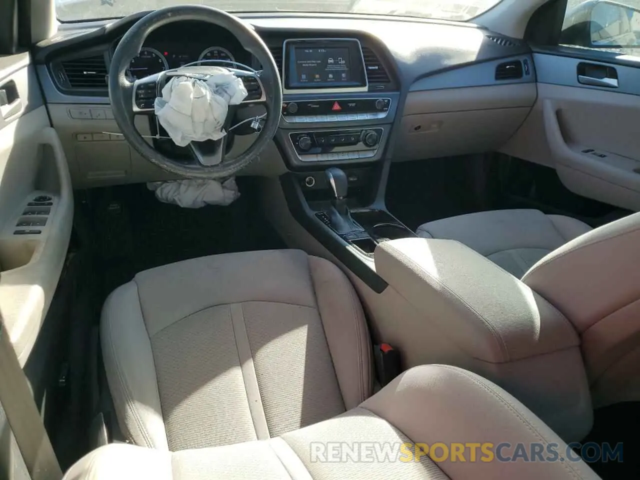 8 Photograph of a damaged car 5NPE24AFXKH767886 HYUNDAI SONATA 2019