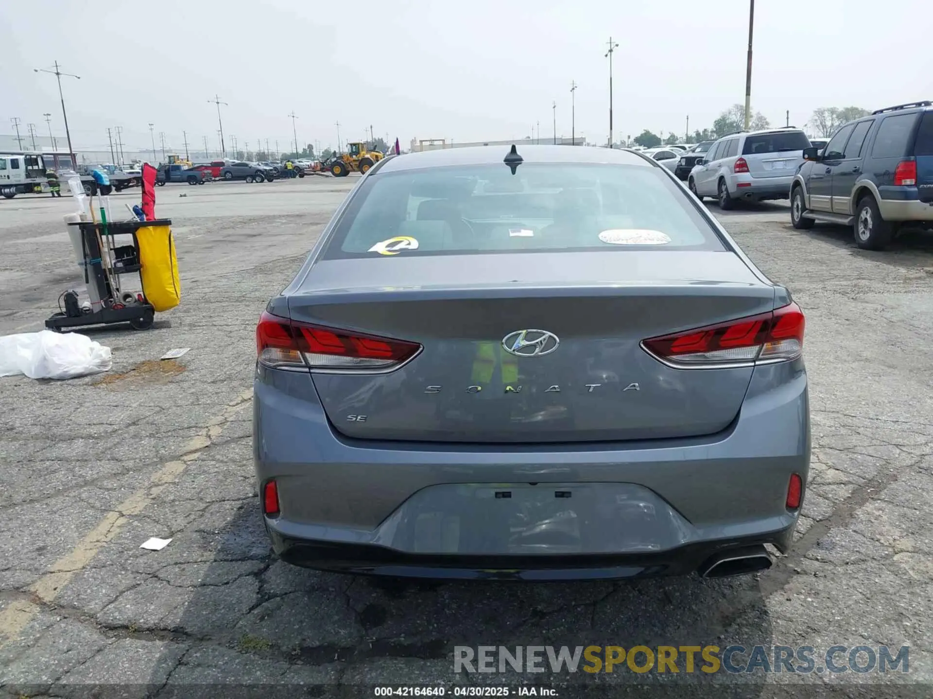 17 Фотография поврежденного автомобиля 5NPE24AFXKH814401 HYUNDAI SONATA 2019