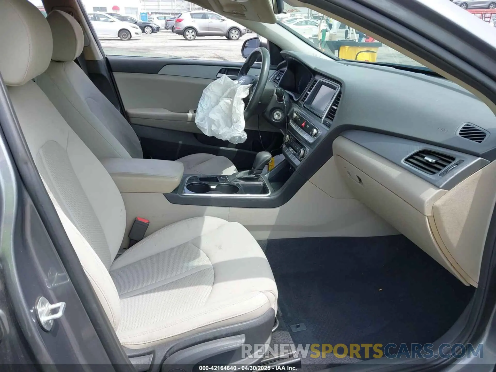5 Фотография поврежденного автомобиля 5NPE24AFXKH814401 HYUNDAI SONATA 2019