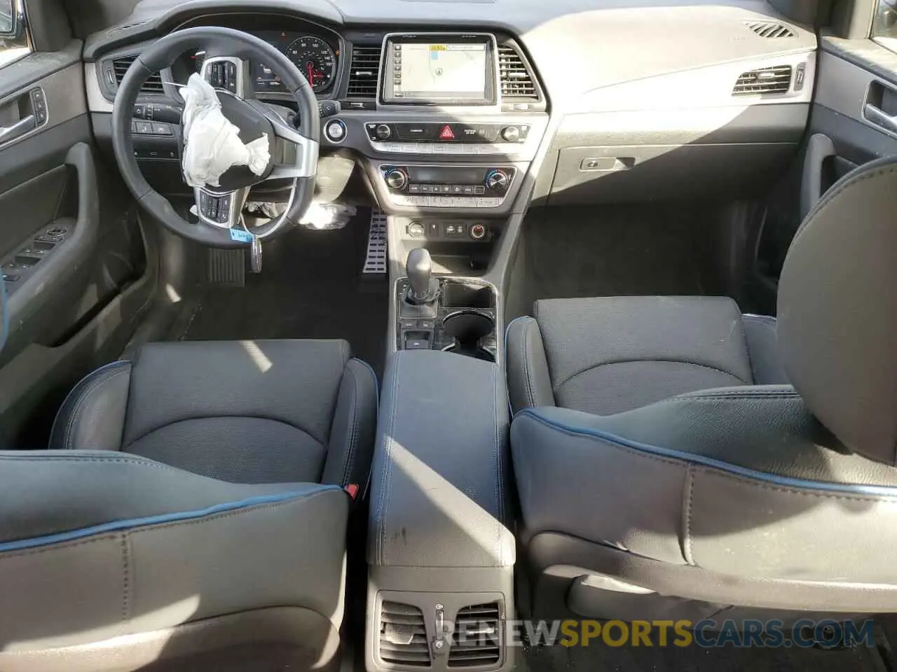 8 Photograph of a damaged car 5NPE34AB7KH766270 HYUNDAI SONATA 2019