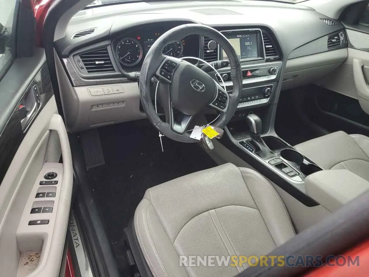 8 Photograph of a damaged car 5NPE34AF0KH776304 HYUNDAI SONATA 2019