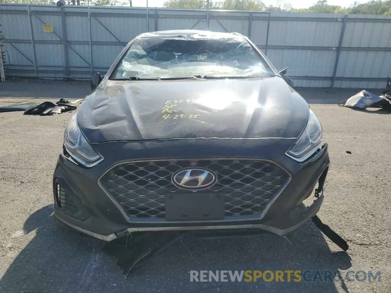 5 Photograph of a damaged car 5NPE34AF0KH792034 HYUNDAI SONATA 2019
