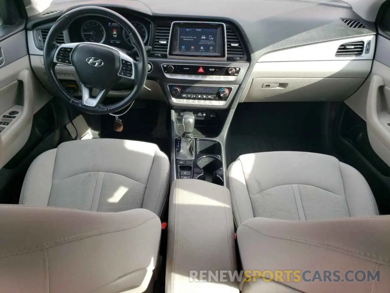 8 Photograph of a damaged car 5NPE34AF1KH783164 HYUNDAI SONATA 2019