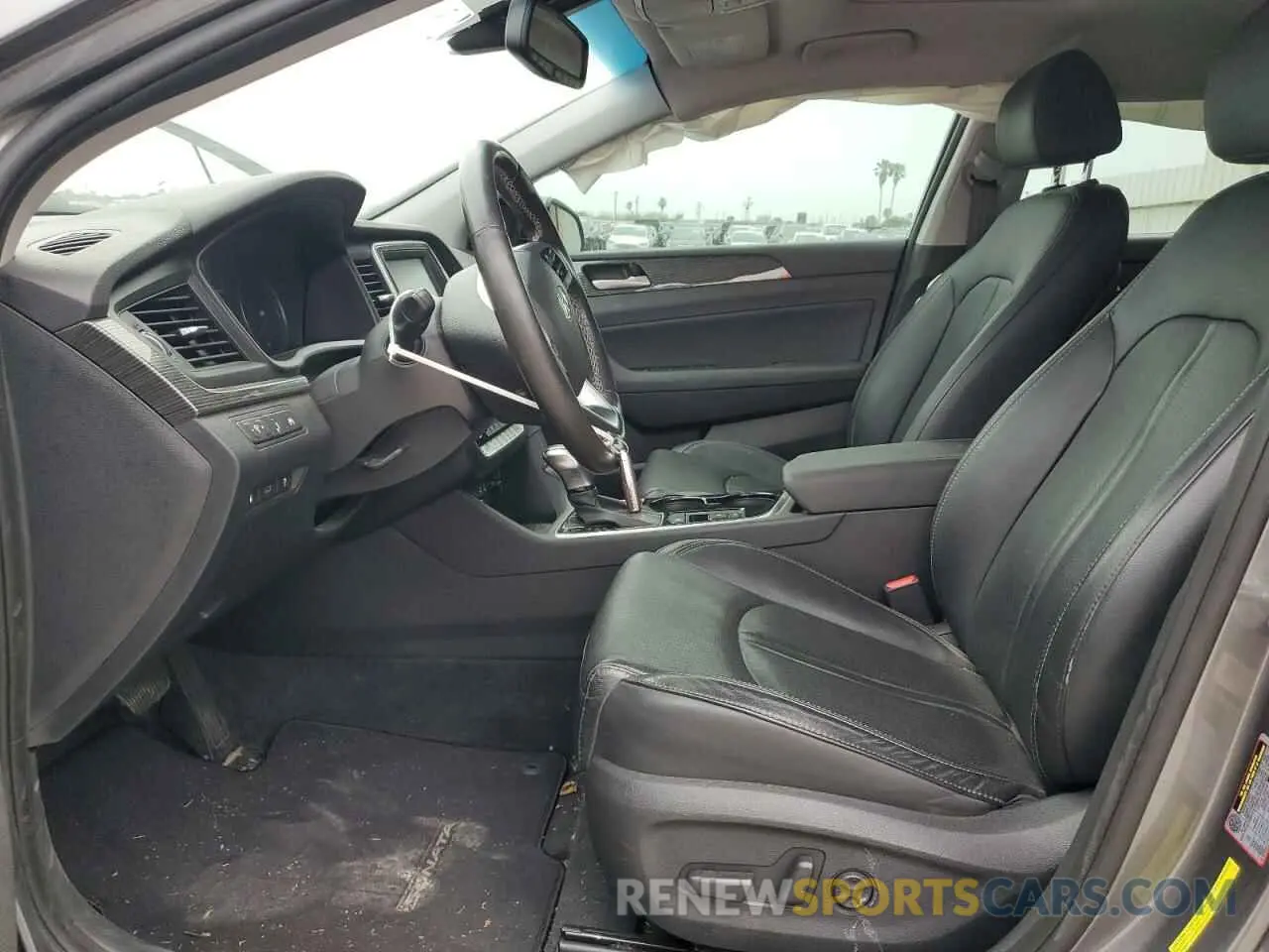 7 Photograph of a damaged car 5NPE34AF1KH808516 HYUNDAI SONATA 2019