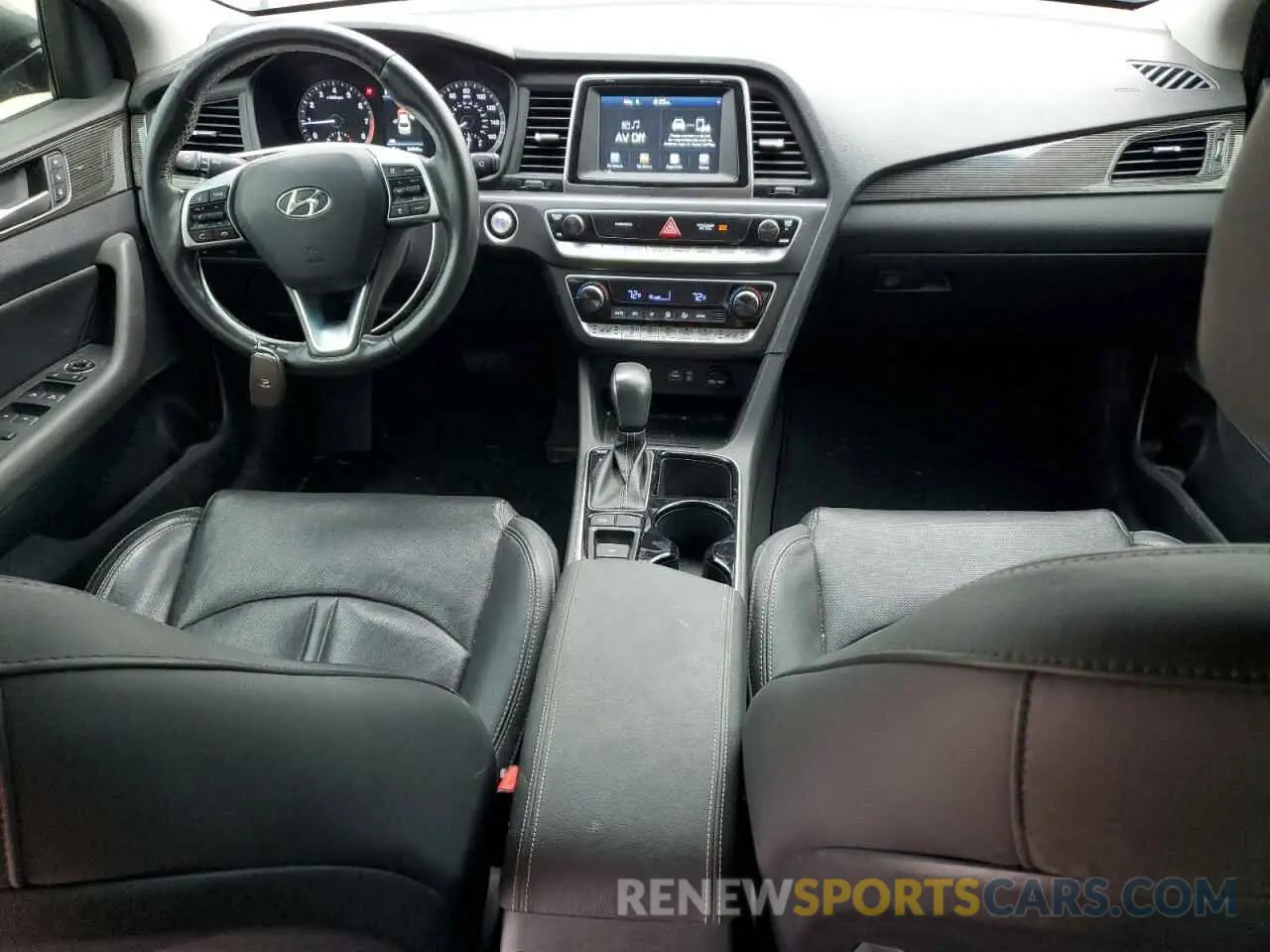 8 Photograph of a damaged car 5NPE34AF1KH808516 HYUNDAI SONATA 2019