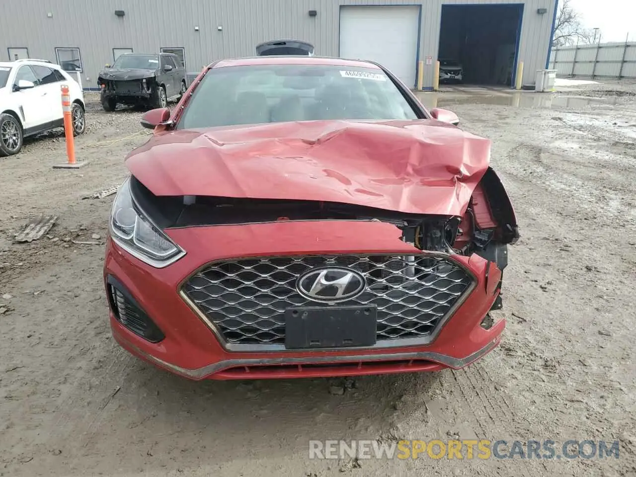 5 Photograph of a damaged car 5NPE34AF1KH818348 HYUNDAI SONATA 2019