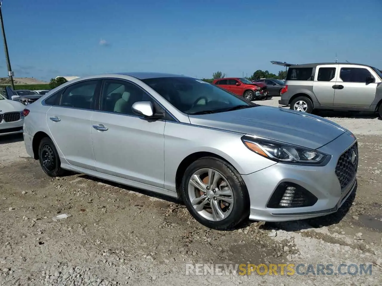 4 Photograph of a damaged car 5NPE34AF2KH773887 HYUNDAI SONATA 2019
