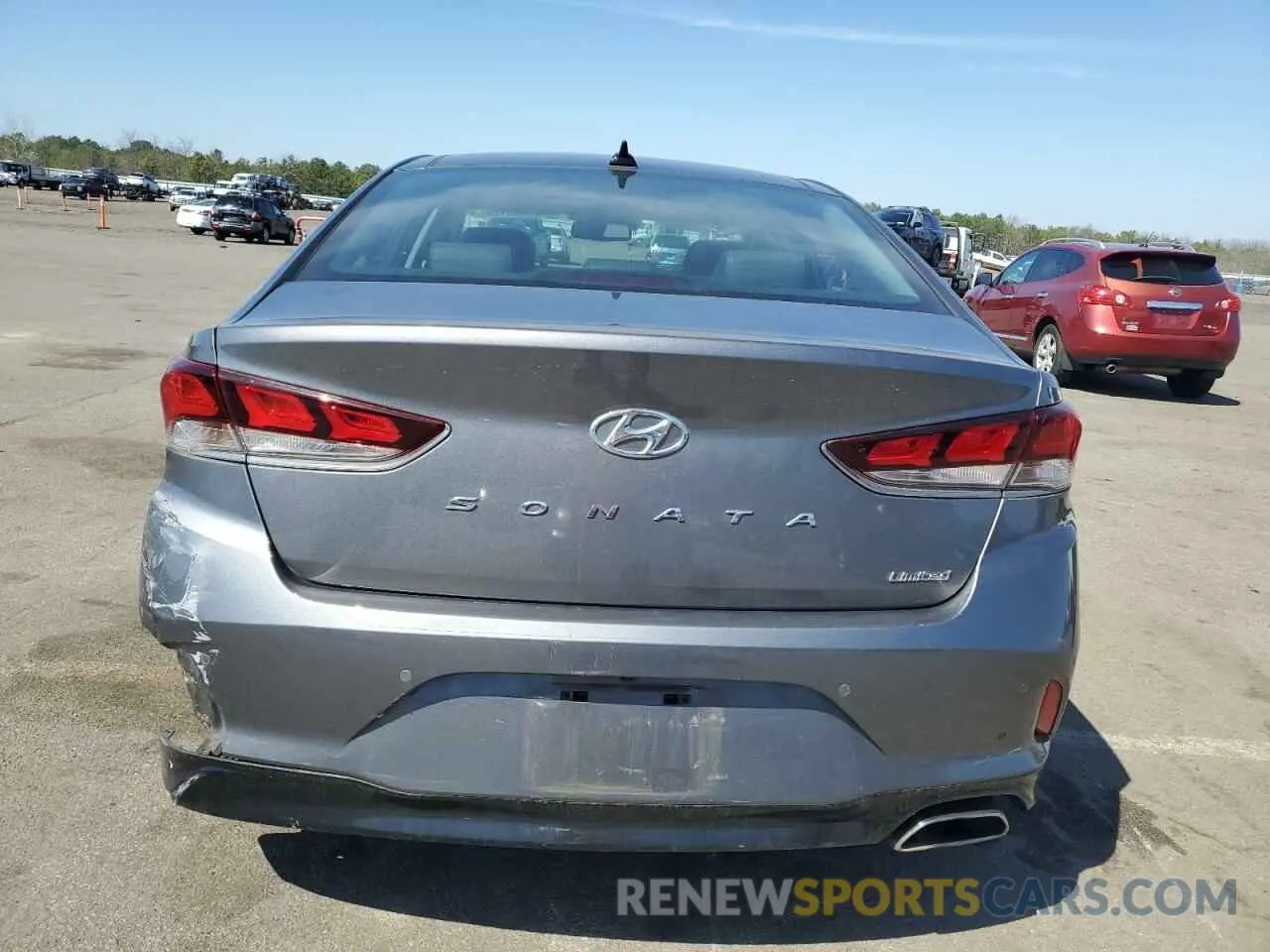 6 Photograph of a damaged car 5NPE34AF2KH812512 HYUNDAI SONATA 2019
