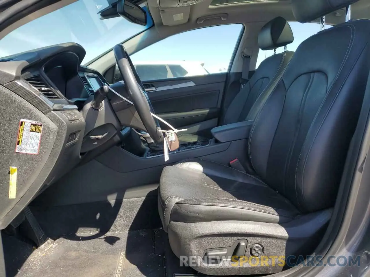 7 Photograph of a damaged car 5NPE34AF2KH812512 HYUNDAI SONATA 2019