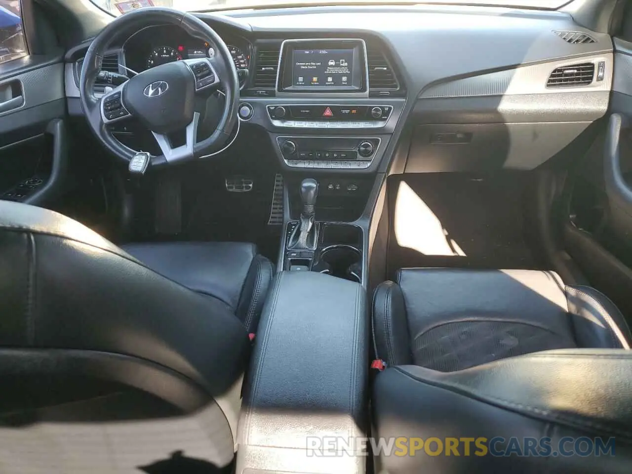 8 Photograph of a damaged car 5NPE34AF3KH726853 HYUNDAI SONATA 2019