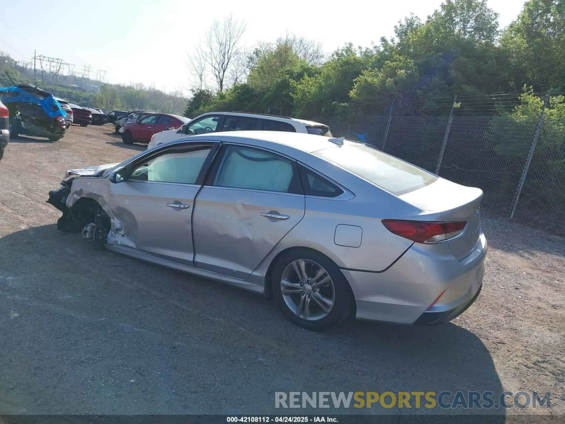 3 Фотография поврежденного автомобиля 5NPE34AF3KH737724 HYUNDAI SONATA 2019