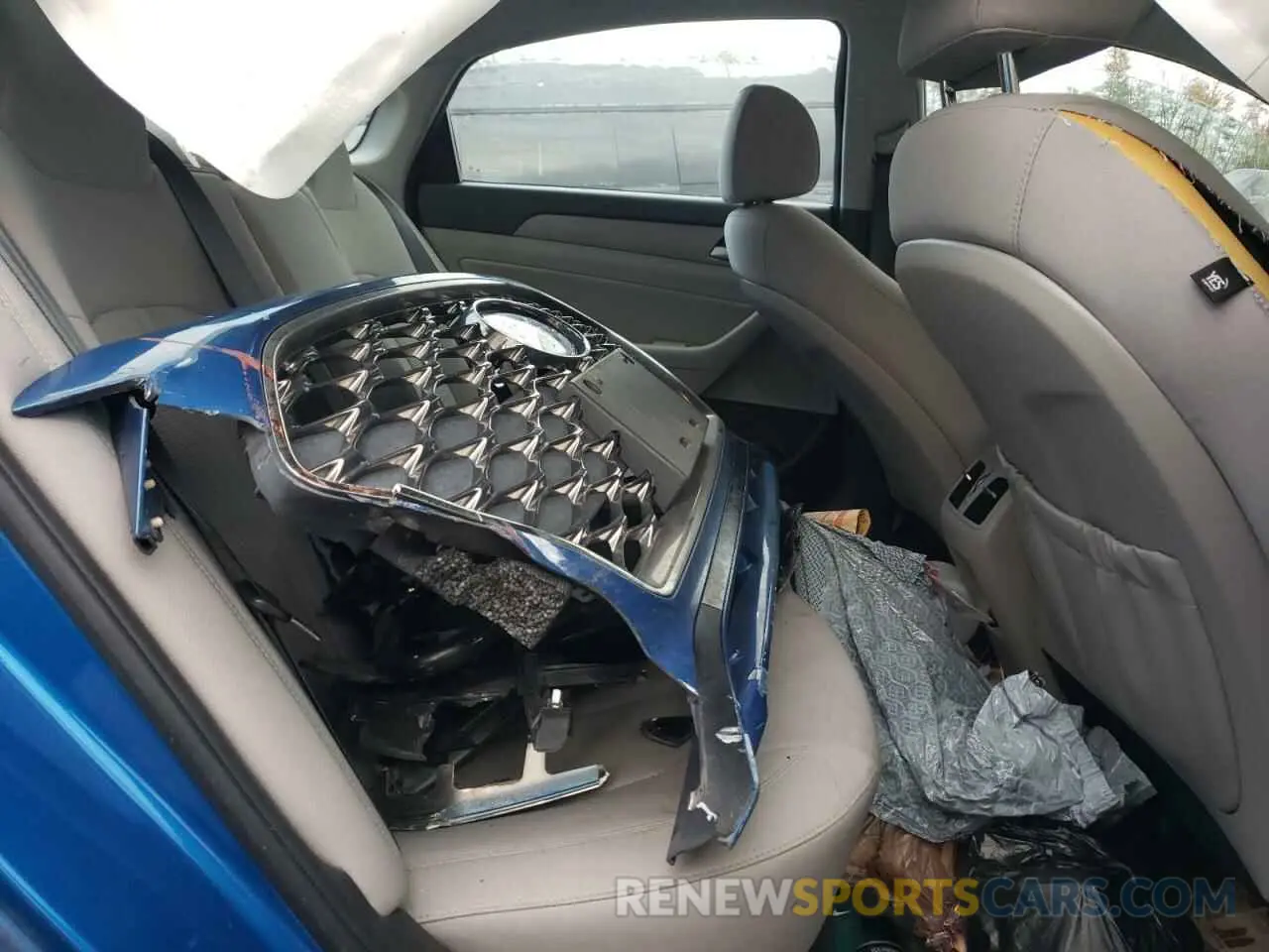 10 Photograph of a damaged car 5NPE34AF3KH748254 HYUNDAI SONATA 2019