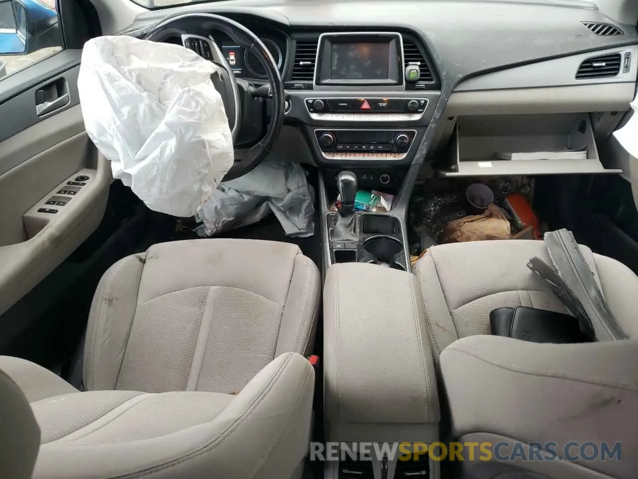 8 Photograph of a damaged car 5NPE34AF3KH748254 HYUNDAI SONATA 2019