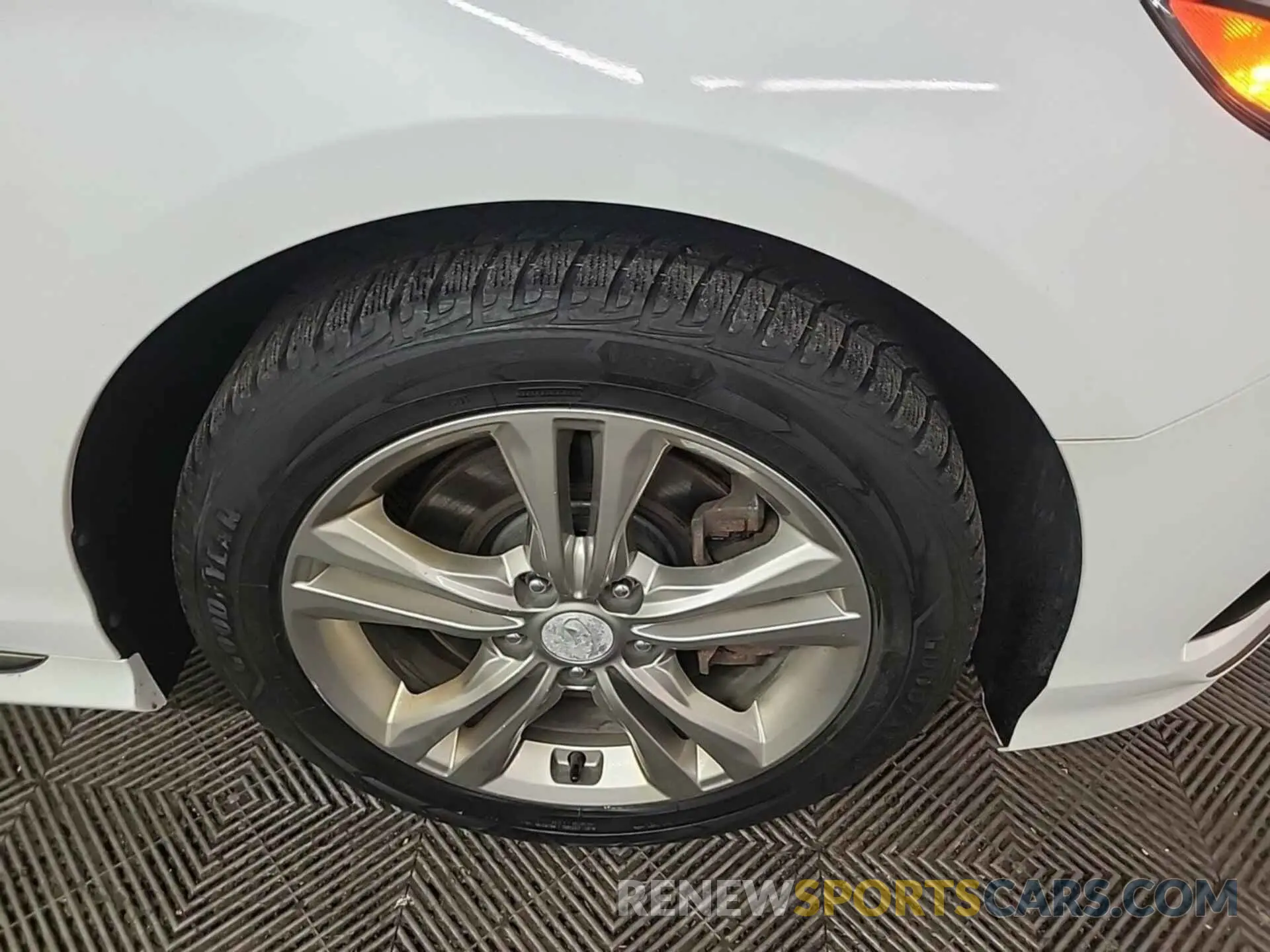 40 Фотография поврежденного автомобиля 5NPE34AF3KH808680 HYUNDAI SONATA 2019