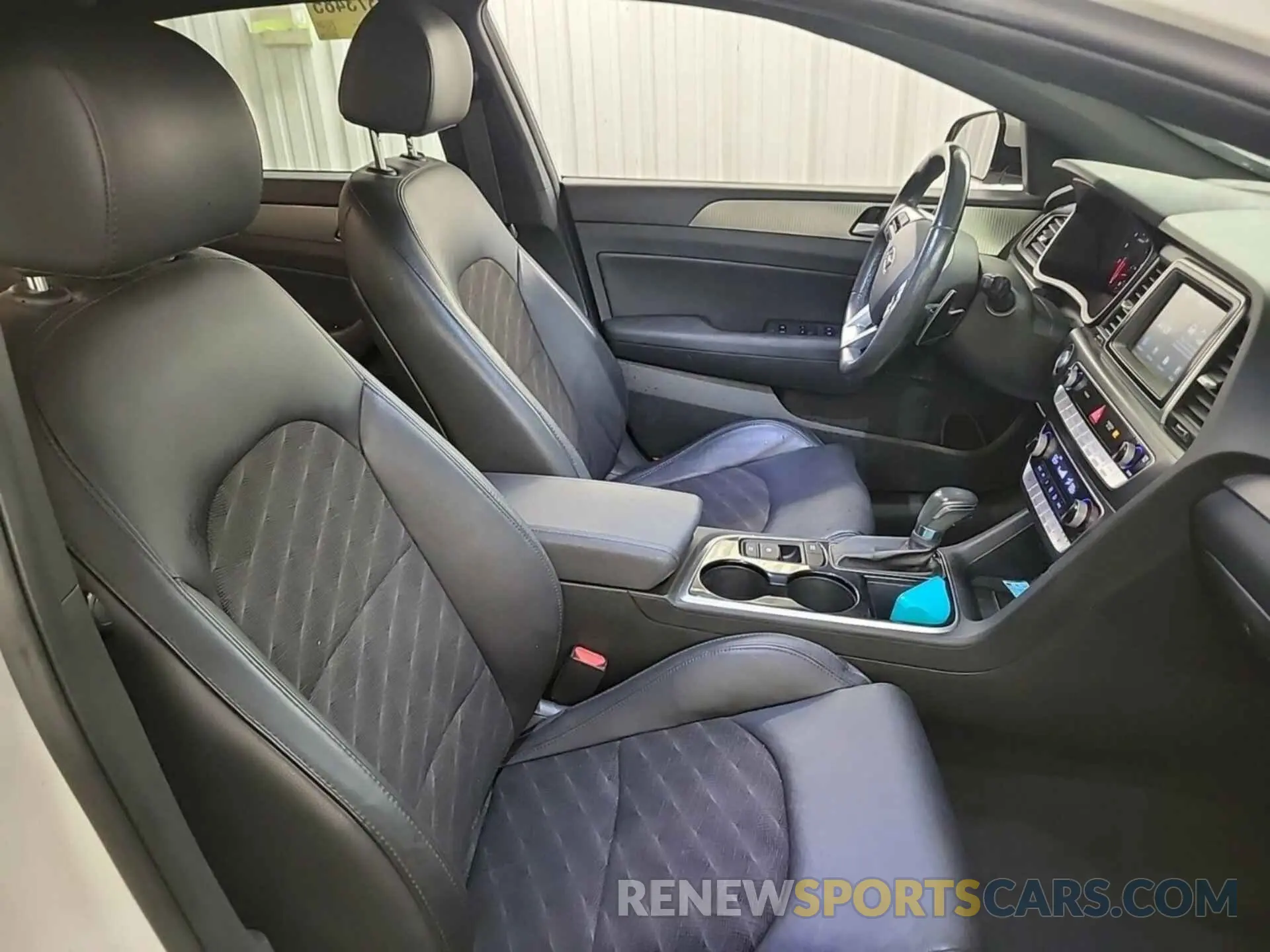 44 Фотография поврежденного автомобиля 5NPE34AF3KH808680 HYUNDAI SONATA 2019