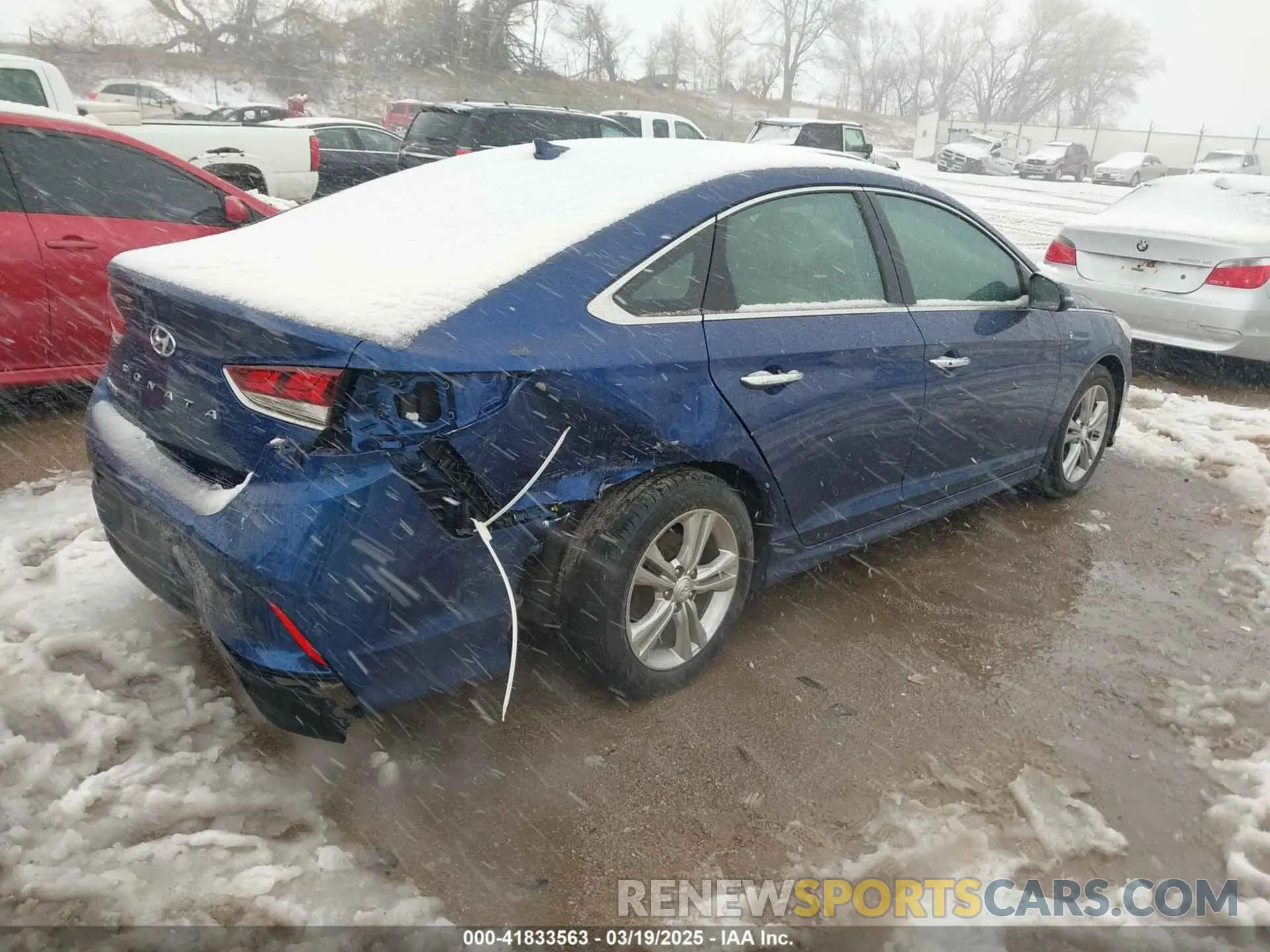 4 Photograph of a damaged car 5NPE34AF3KH809604 HYUNDAI SONATA 2019