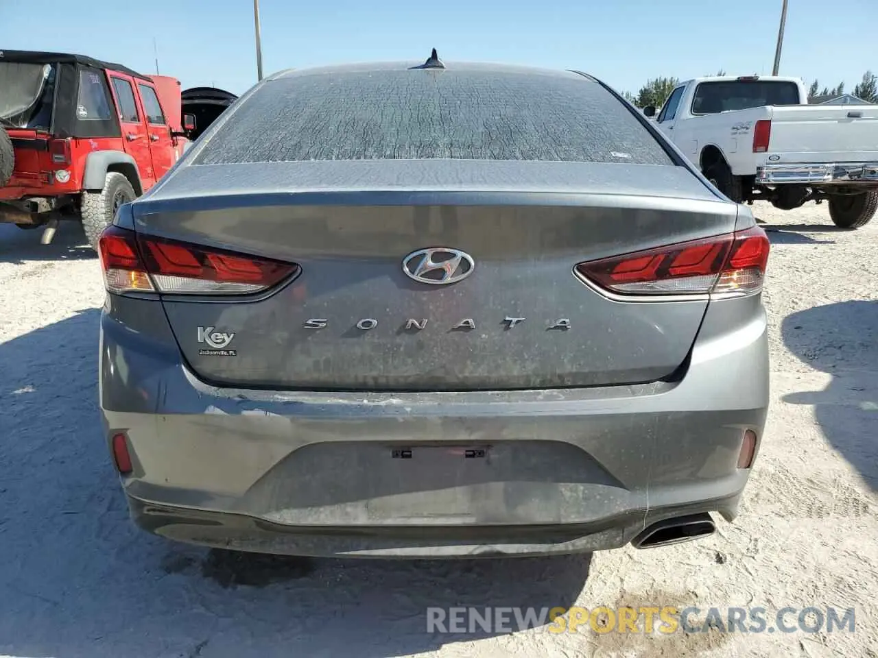 6 Photograph of a damaged car 5NPE34AF4KH767024 HYUNDAI SONATA 2019