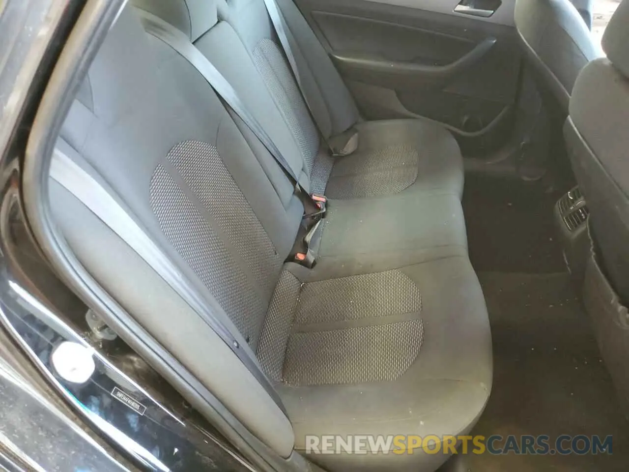 10 Photograph of a damaged car 5NPE34AF4KH802015 HYUNDAI SONATA 2019