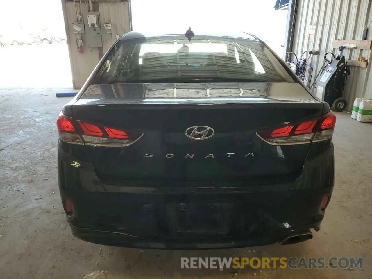 6 Photograph of a damaged car 5NPE34AF4KH802015 HYUNDAI SONATA 2019