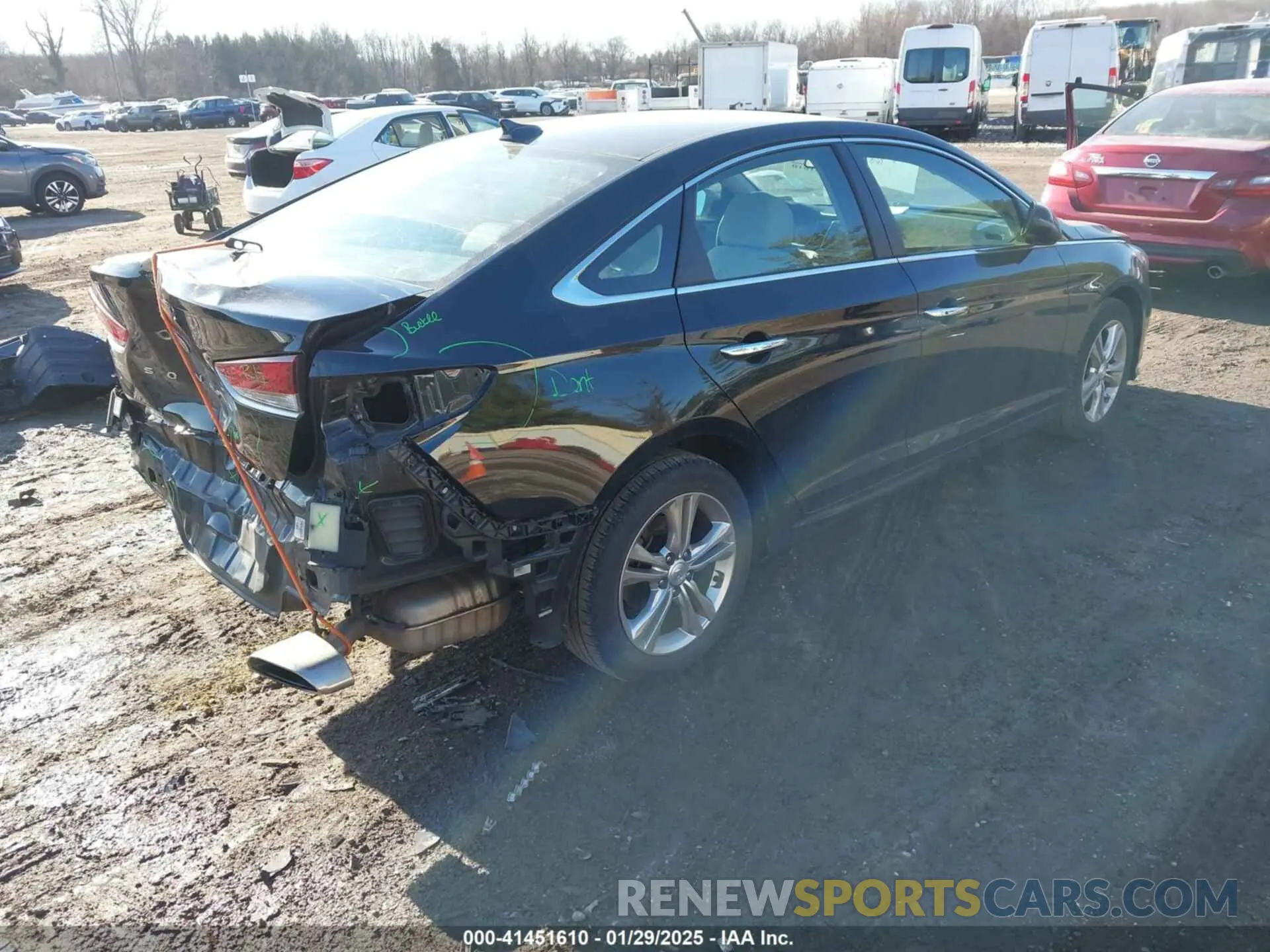 4 Photograph of a damaged car 5NPE34AF4KH815881 HYUNDAI SONATA 2019
