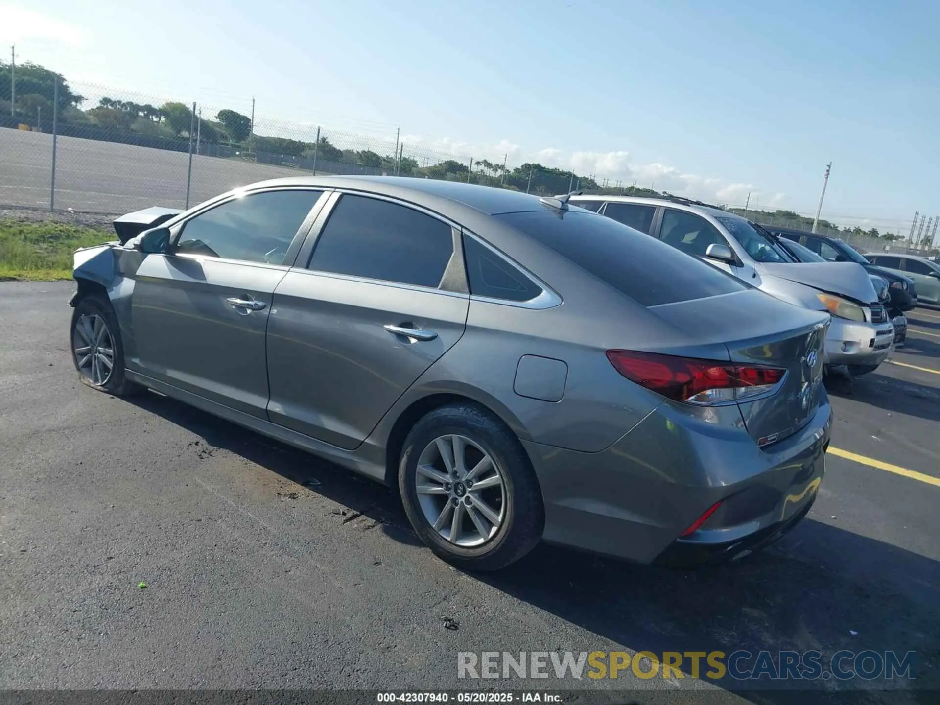 3 Фотография поврежденного автомобиля 5NPE34AF5KH789159 HYUNDAI SONATA 2019