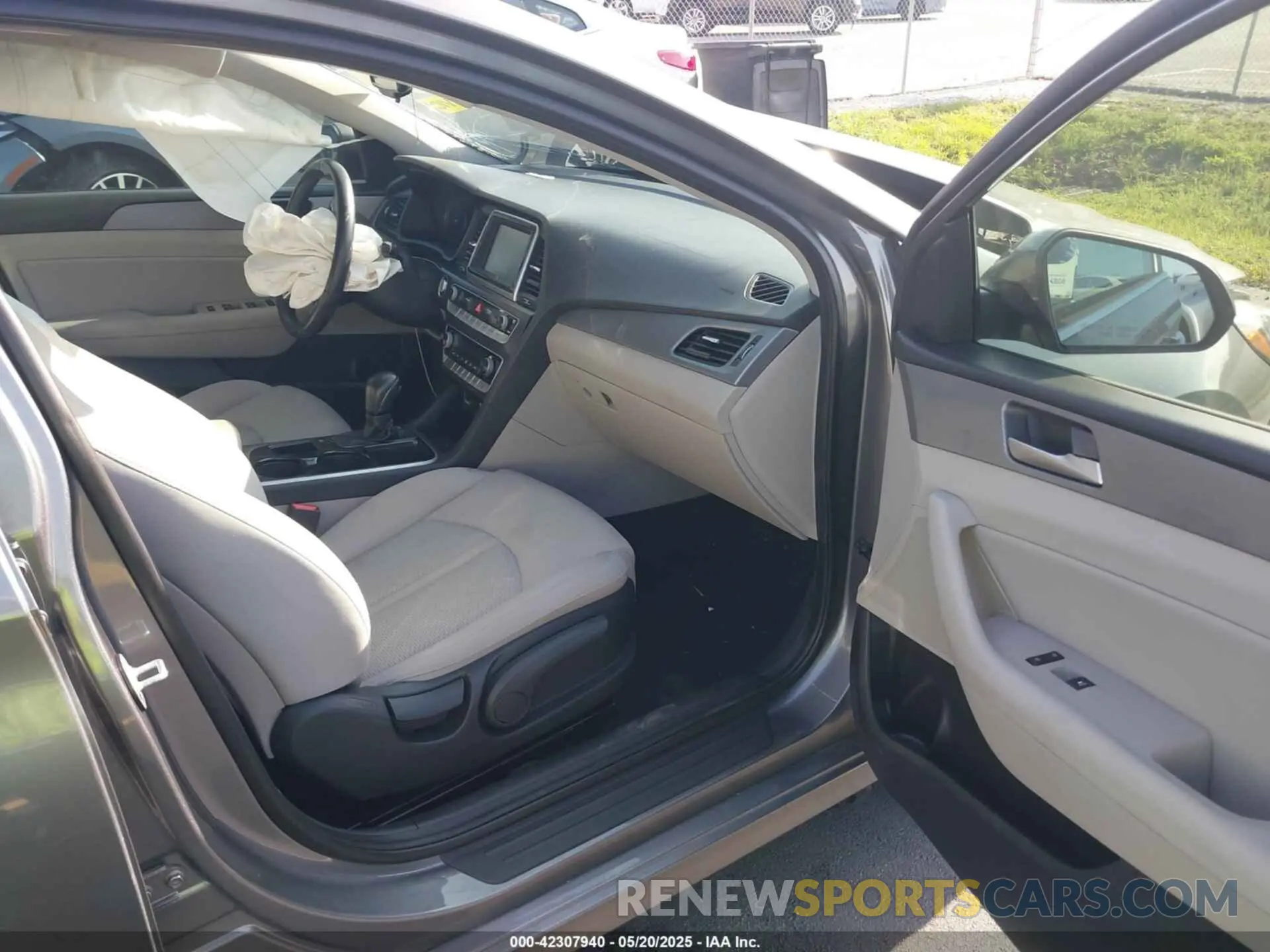 5 Фотография поврежденного автомобиля 5NPE34AF5KH789159 HYUNDAI SONATA 2019