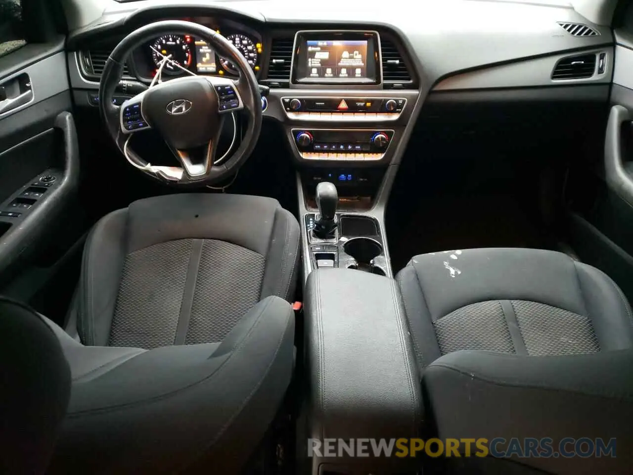 8 Photograph of a damaged car 5NPE34AF6KH732341 HYUNDAI SONATA 2019