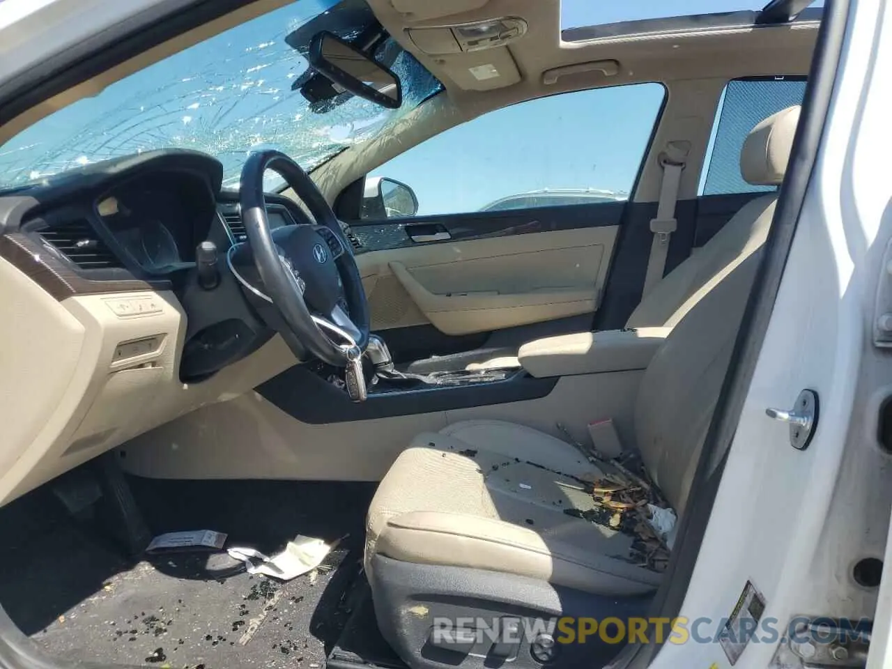 7 Photograph of a damaged car 5NPE34AF6KH753674 HYUNDAI SONATA 2019