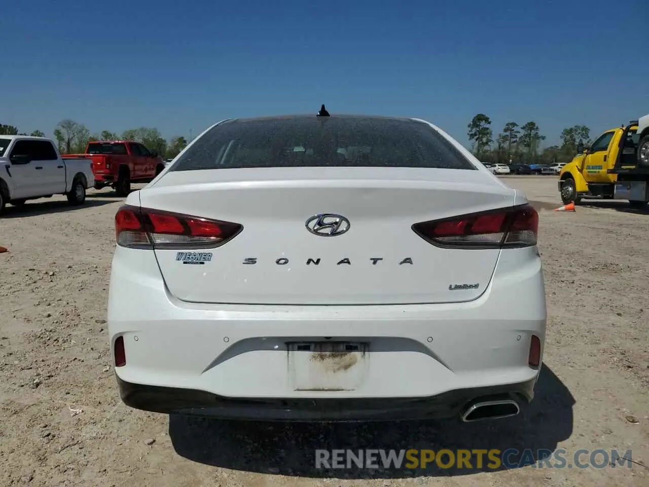 6 Photograph of a damaged car 5NPE34AF6KH779417 HYUNDAI SONATA 2019
